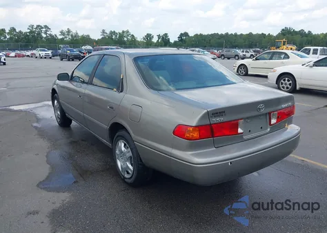 2001 Toyota Camry Le from USA, damaged, VIN 4T1BG22K61U078223